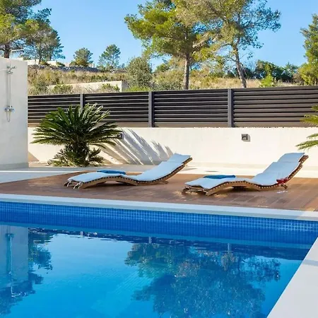 Golden Ananas, 45 M2 Headet Pool, Seaview Villa