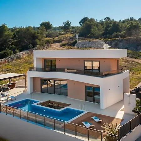 Golden Ananas, 45 M2 Headet Pool, Seaview *